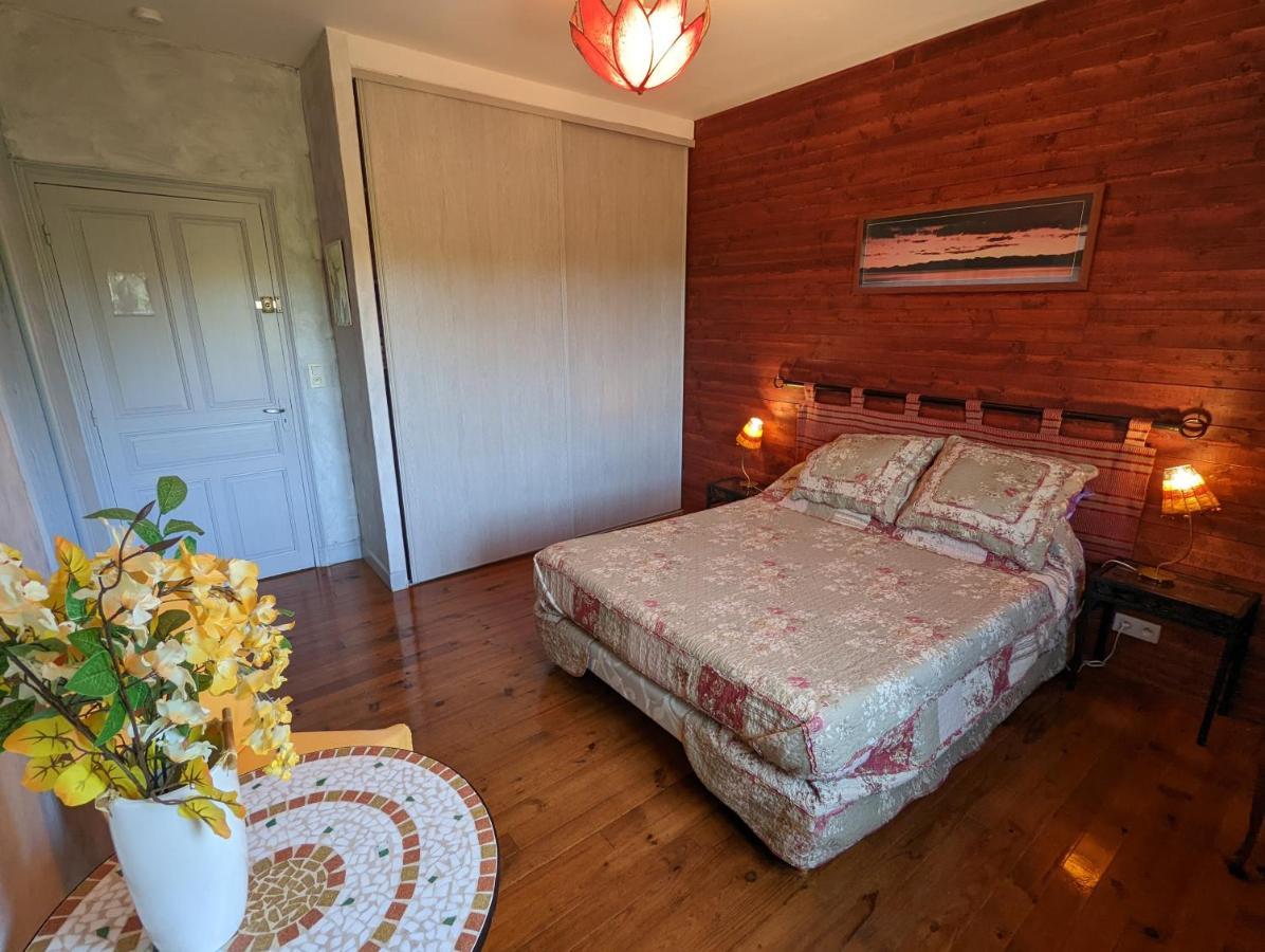 Bed and Breakfast Le Domaine De La Croze Грама Экстерьер фото